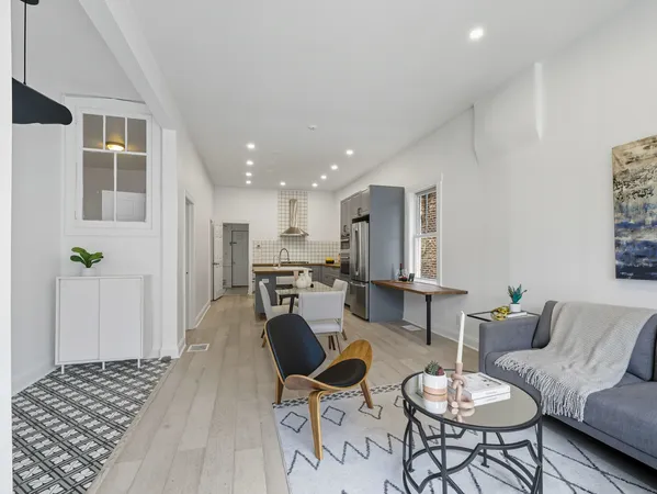 $630,000 | 3306 West Le Moyne Street, Chicago, IL 60651
