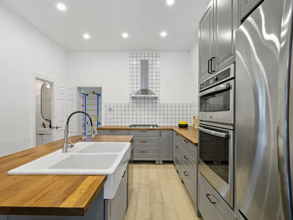 $630,000 | 3306 West Le Moyne Street, Chicago, IL 60651