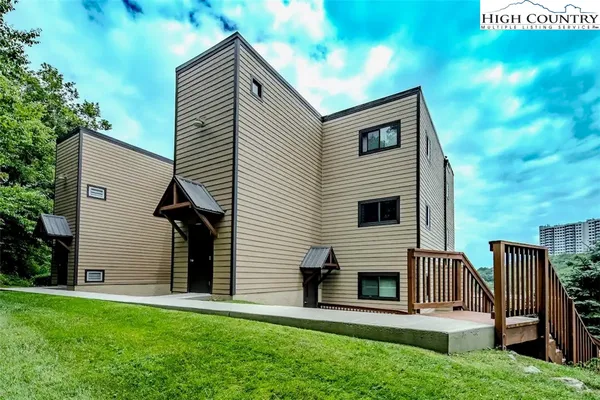 $267,000 | 101 Sugar Ski Drive, Unit 114, Sugar Mountain, NC 28604