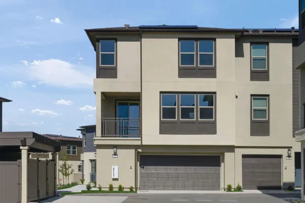 $736,900 | 319 Honeysuckle Way, Oceanside, CA 92057