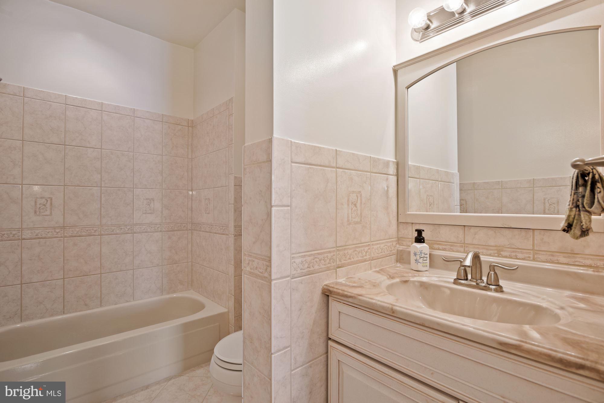 2300 Lookout Road Haymarket, VA 20169 - Photo 22 of 35 Main Level Full Bath