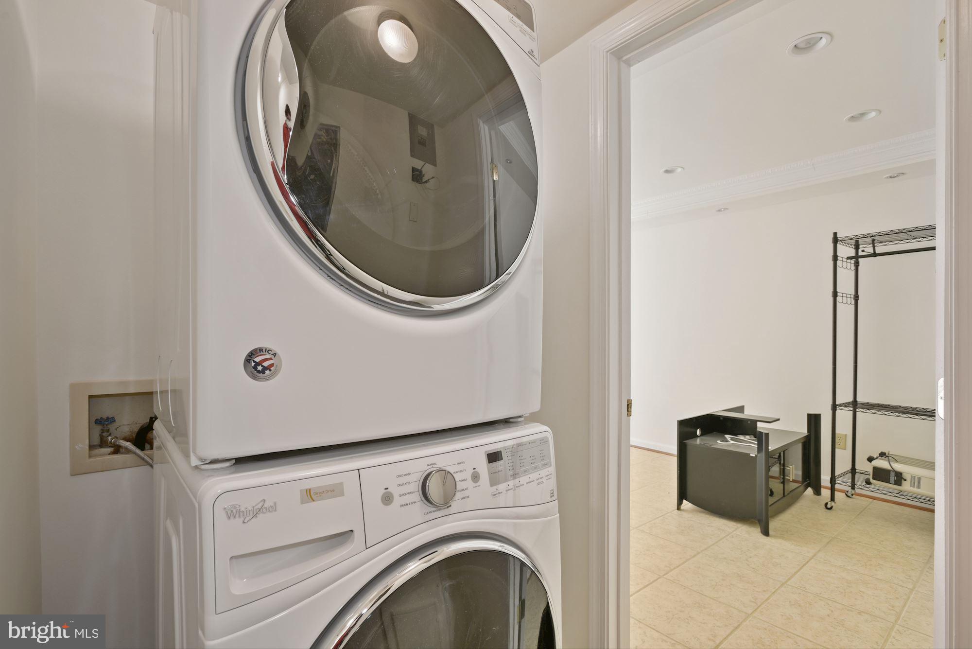 2300 Lookout Road Haymarket, VA 20169 - Photo 29 of 35 Washer/Dryer Convey