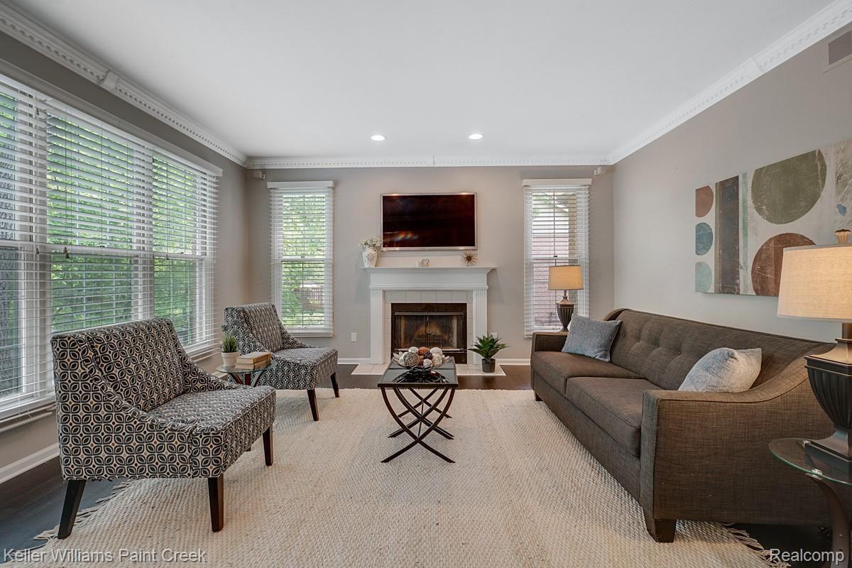 2641 Long Meadow Lane Rochester, MI 48307 - Photo 9 of 38 dsc07612-dsc07614.jpg