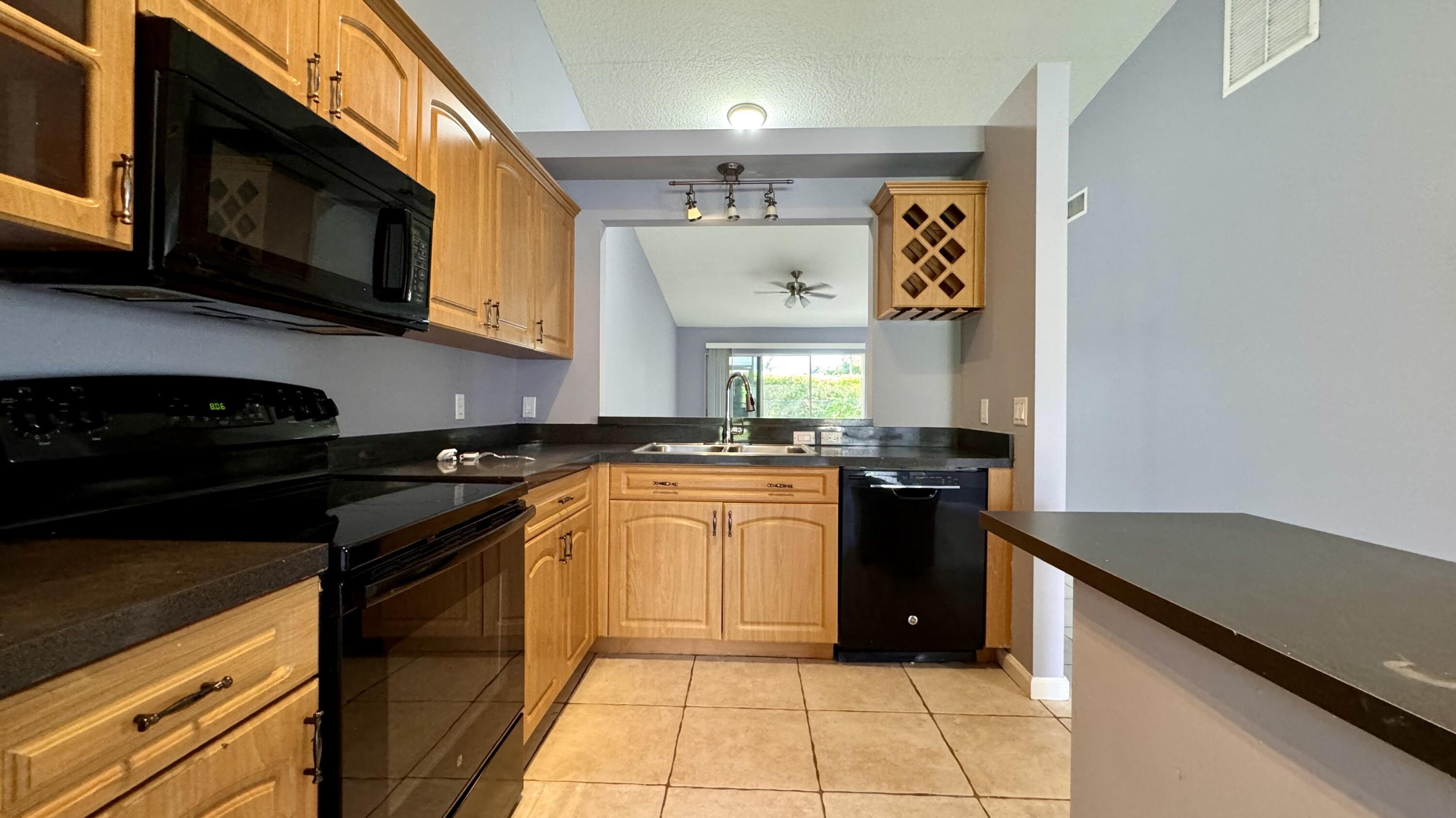 1290 Riverside Circle Wellington, FL 33414 - Photo 3 of 31 IMG_2659