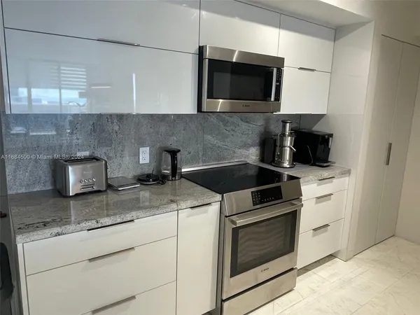 $7,000 | 1830 South Ocean Drive, Unit 2604, Hallandale Beach, FL 33009