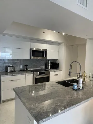 $7,000 | 1830 South Ocean Drive, Unit 2604, Hallandale Beach, FL 33009