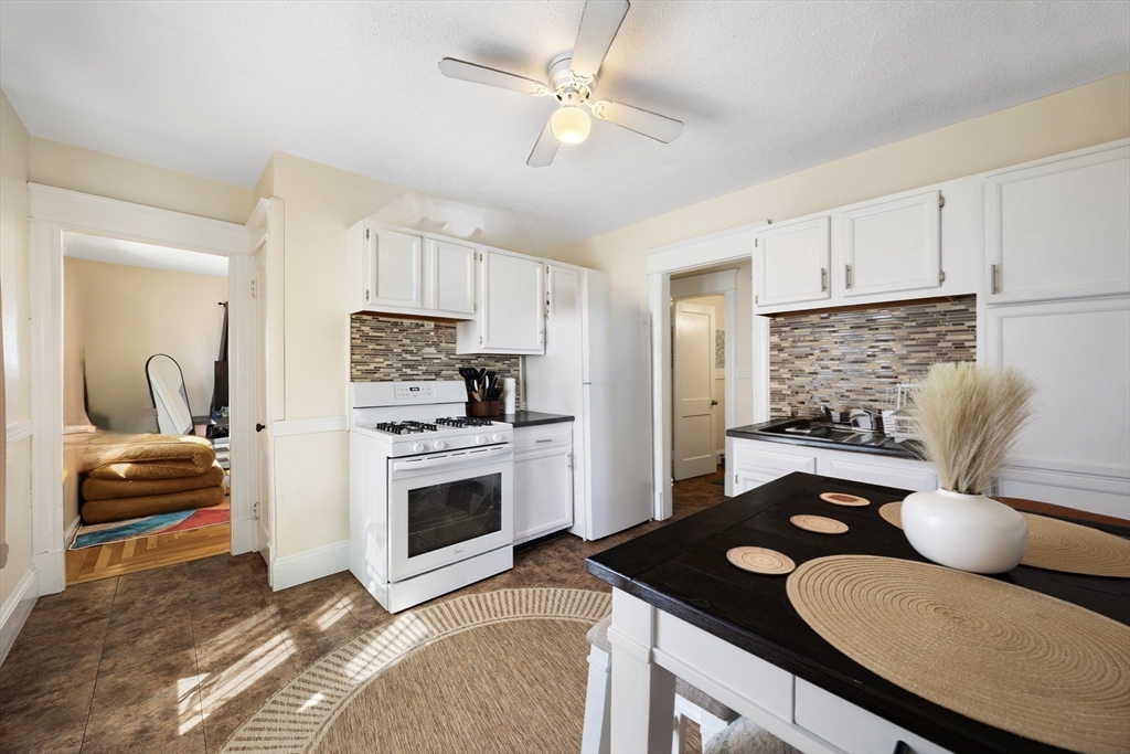 25-27 Santa Barbara Street Springfield, MA 01104 - Photo 18 of 38