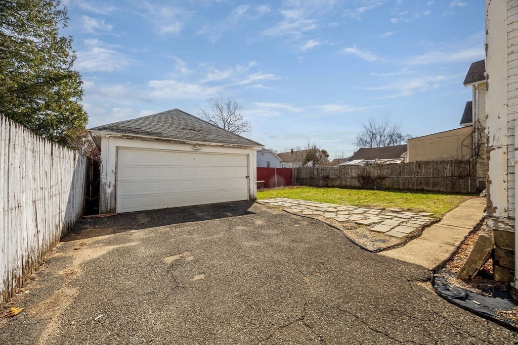 25-27 Santa Barbara Street Springfield, MA 01104 - Photo 24 of 38