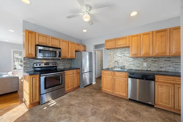 $354,900 | 25-27 Santa Barbara Street, Springfield, MA 01104