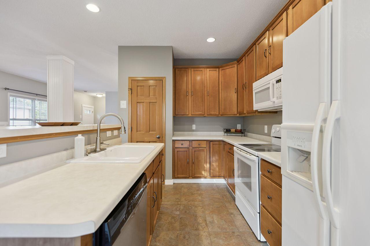 16314 70th Avenue North Maple Grove, MN 55311 - Photo 16 of 33