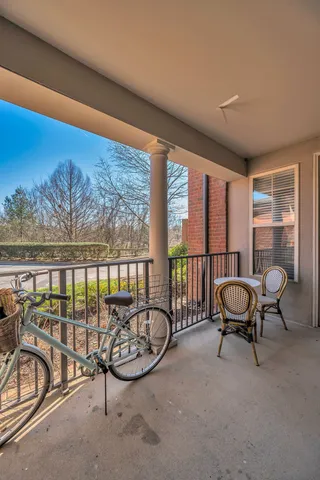 $369,999 | 307 Seven Springs Way, Unit 103, Brentwood, TN 37027