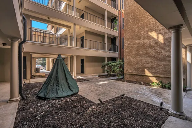 $369,999 | 307 Seven Springs Way, Unit 103, Brentwood, TN 37027