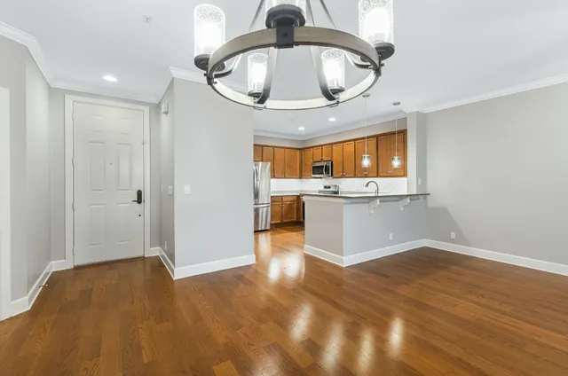 $369,999 | 307 Seven Springs Way, Unit 103, Brentwood, TN 37027