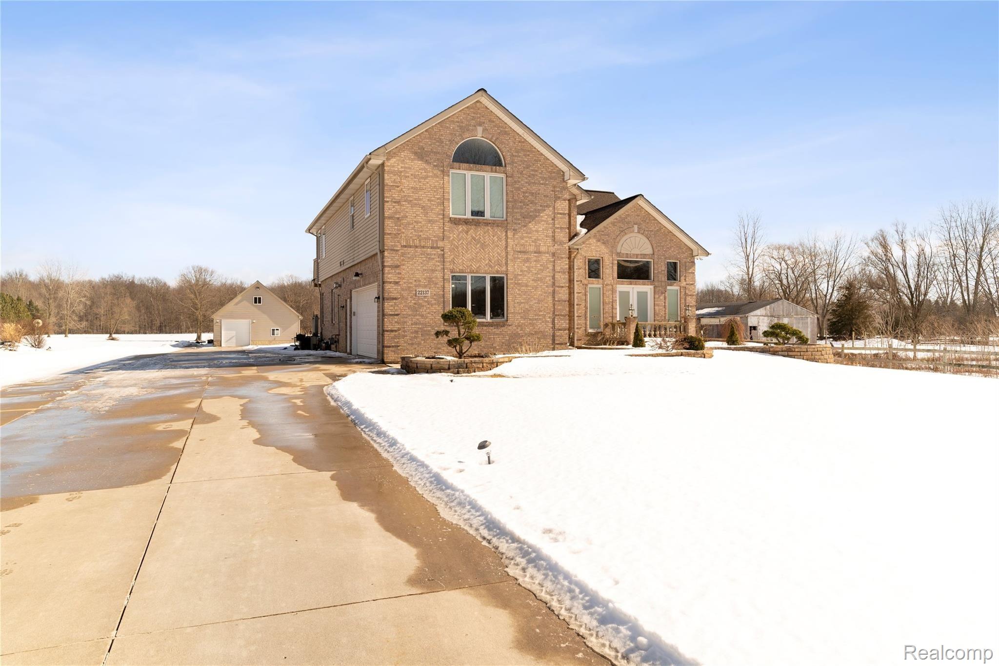 22137 Otter Road Belleville, MI 48111 - Photo 2 of 41 DSC01567.jpg