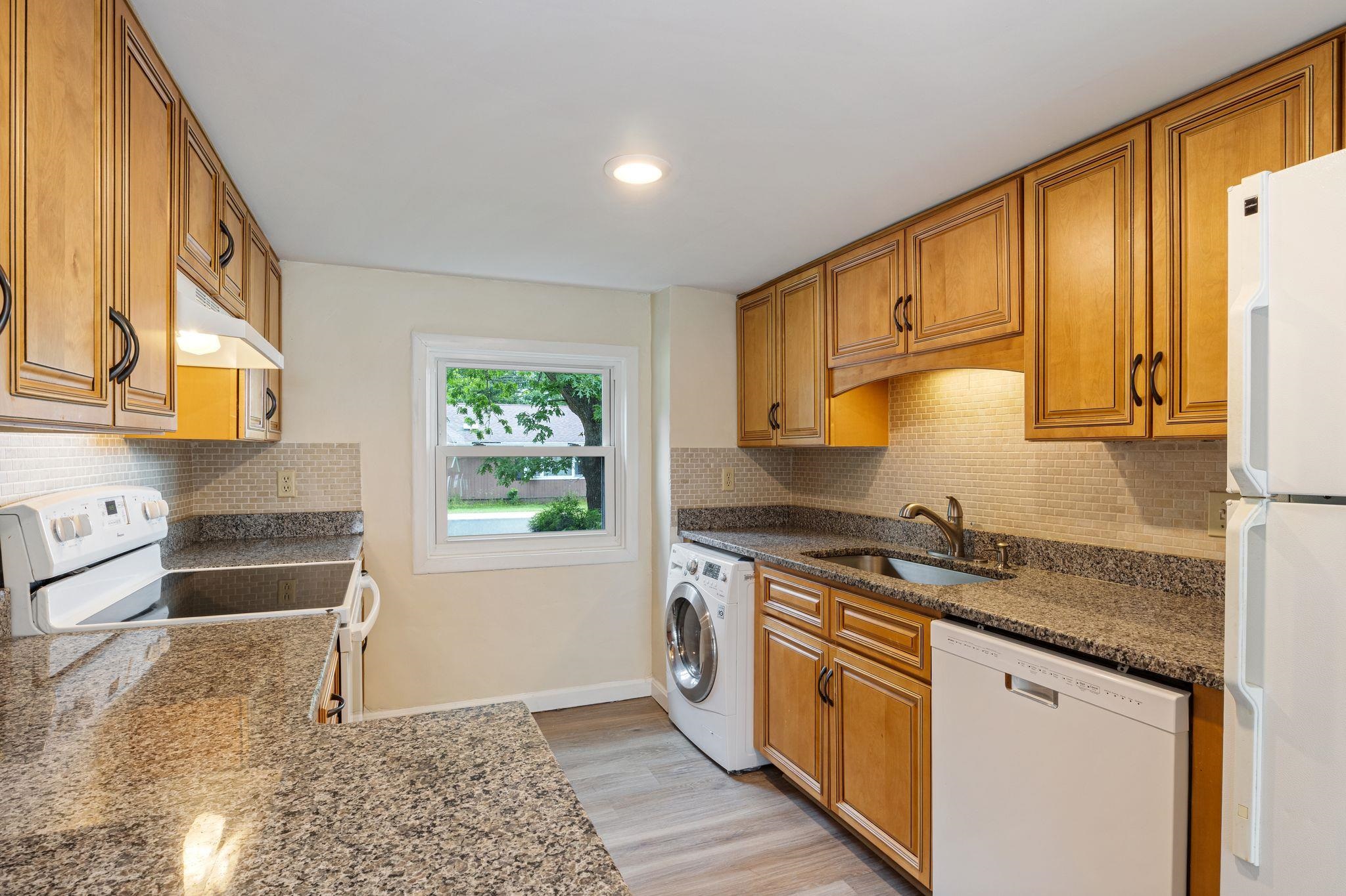 267 Pioneer Road Rye, NH 03870 - Photo 11 of 38