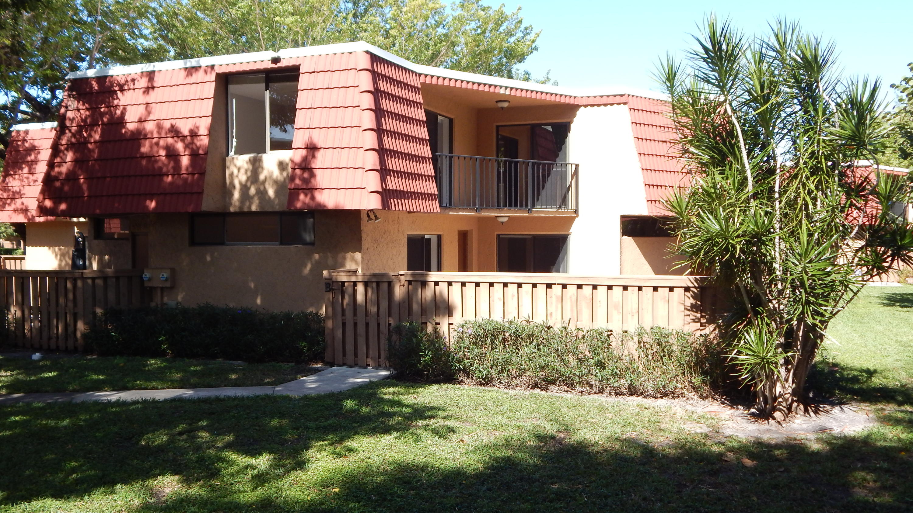 8123 Severn Drive, Unit B Boca Raton, FL 33433 - Photo 1 of 33 Front View