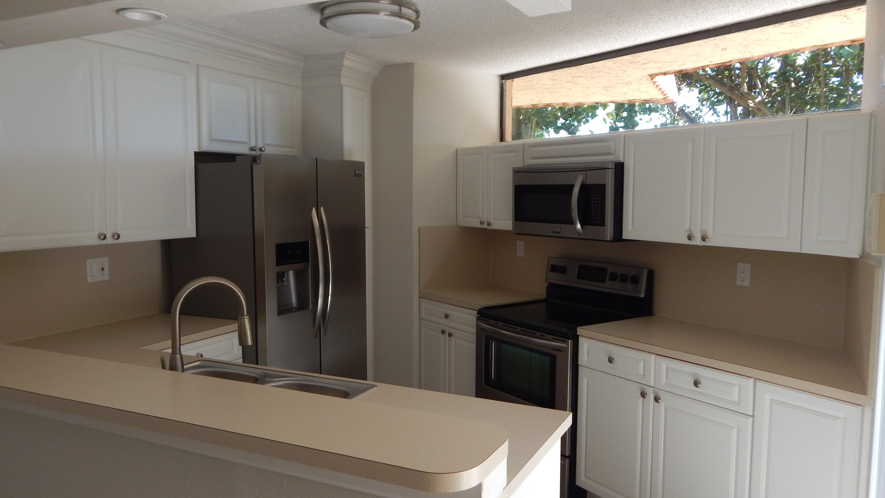 8123 Severn Drive, Unit B Boca Raton, FL 33433 - Photo 3 of 33 2017-02-10 00.48.32