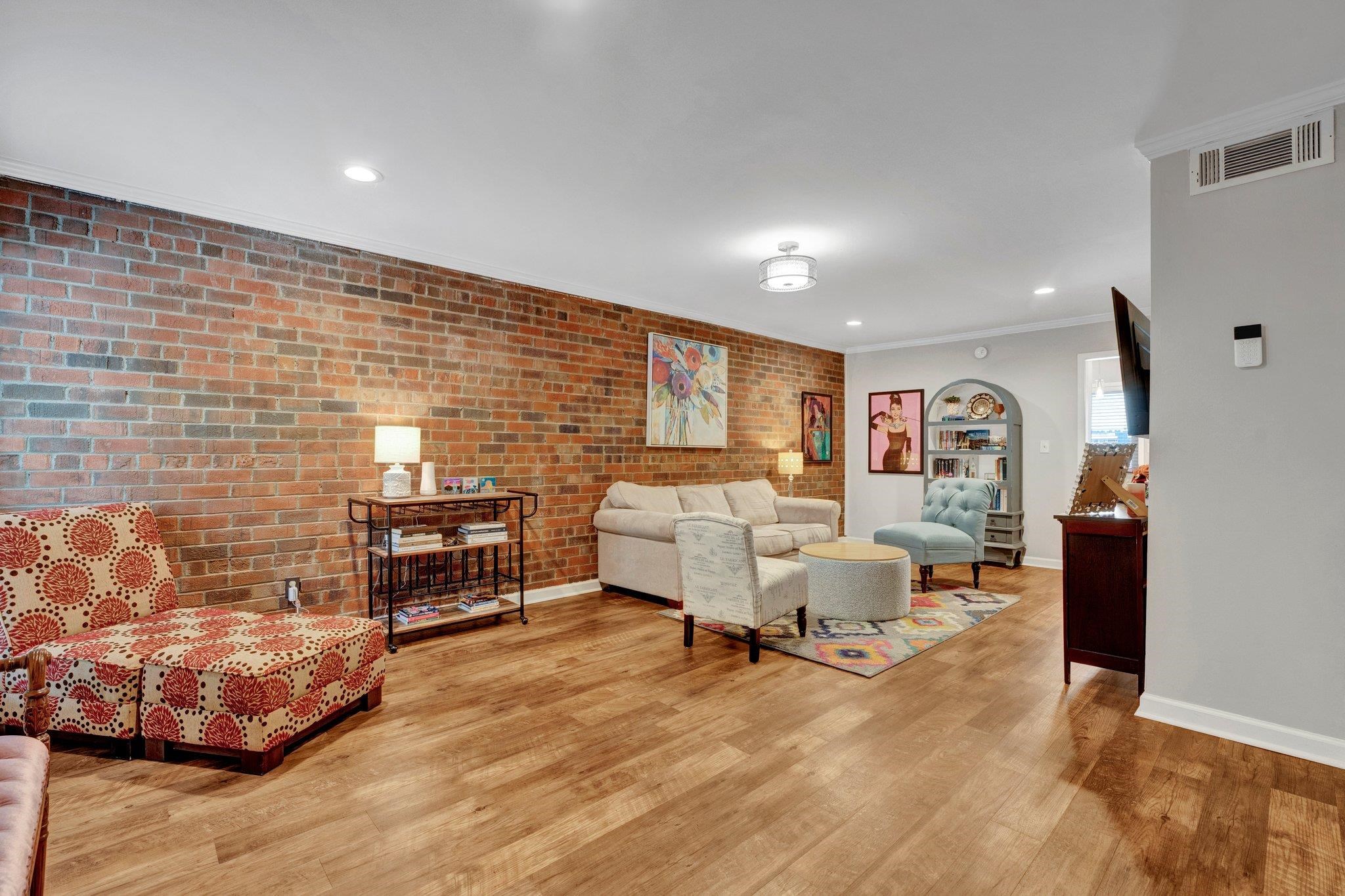 1029 June Road Memphis, TN 38119 - Photo 4 of 26 Gallery Image 4