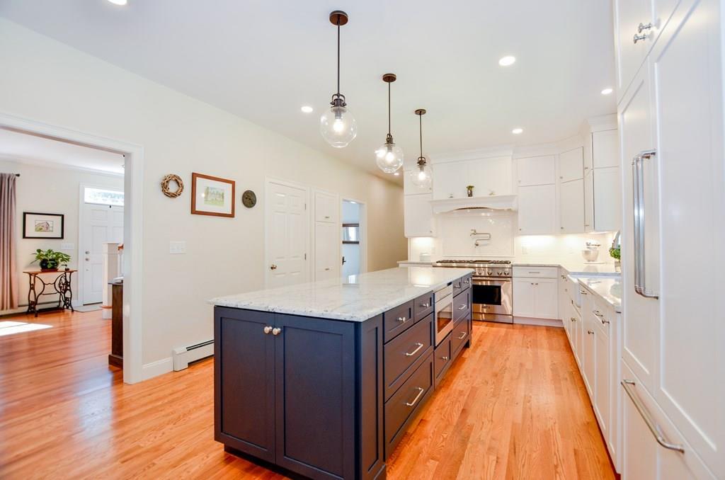 47 Cross Neck Road Marion, MA 02738 - Photo 4 of 42 Gallery Image 4