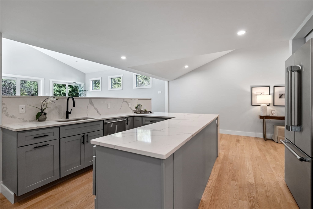 30 Grapevine Road Gloucester, MA 01930 - Photo 15 of 42