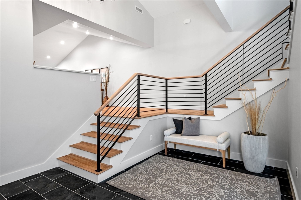 30 Grapevine Road Gloucester, MA 01930 - Photo 7 of 42