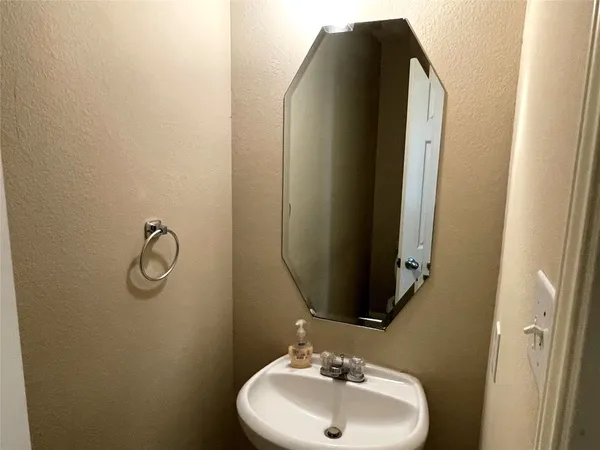 $1,750 | 29618 Evergreen Hills Drive, Spring, TX 77386