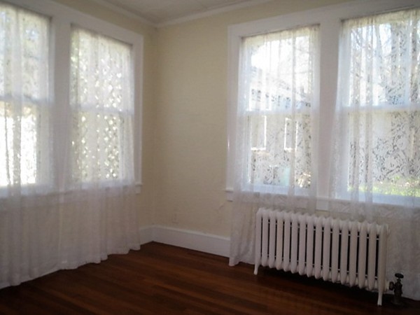 77 Wayne Street Springfield, MA 01118 - Photo 14 of 28