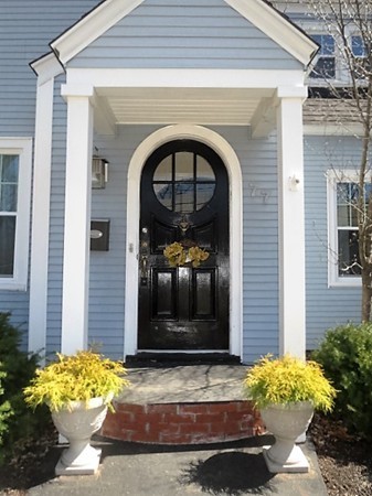 77 Wayne Street Springfield, MA 01118 - Photo 3 of 28