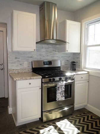77 Wayne Street Springfield, MA 01118 - Photo 8 of 28