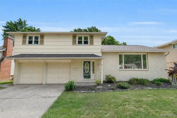 $399,900 | 129 Ponderosa Drive, Amherst, NY 14221
