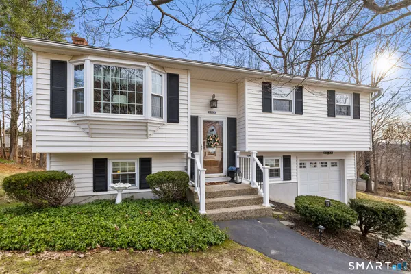 $360,000 | 262 Holabird Avenue, Winchester, CT 06098