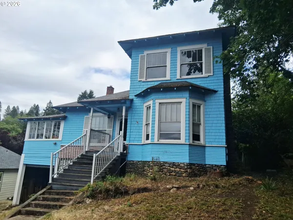 $255,000 | 1289 Southeast Main Street, Roseburg, OR 97470