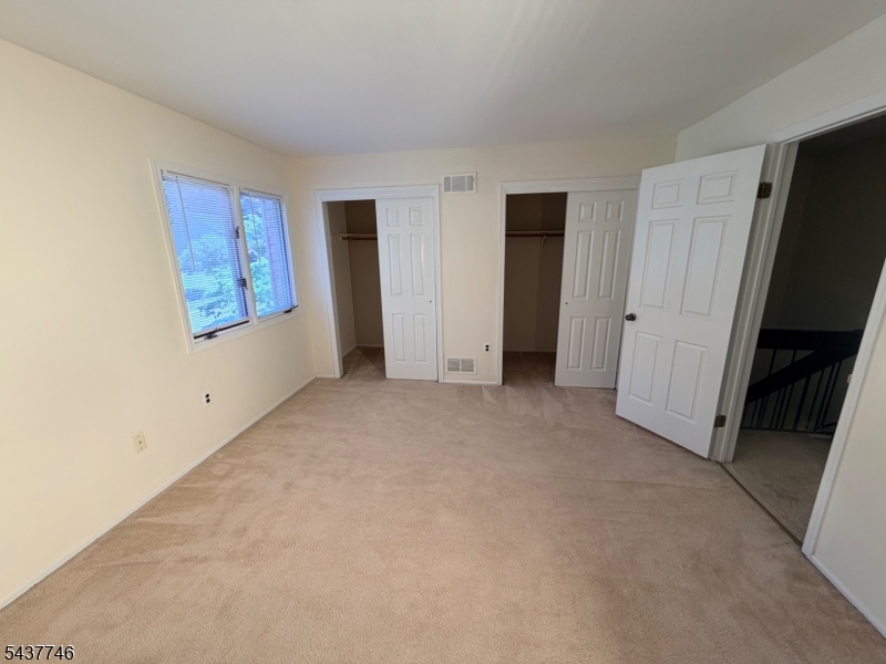 142 Patriots Road Morris Plains, NJ 07950 - Photo 3 of 21