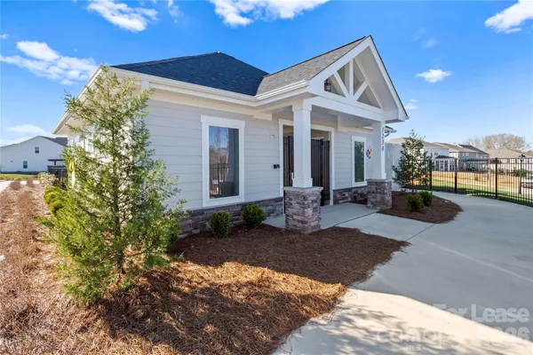 $2,950 | 7185 Sylvan Retreat Drive, Denver, NC 28037
