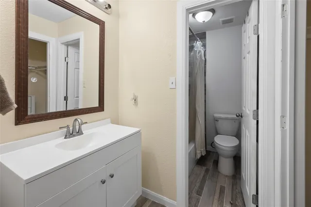 $239,000 | 11007 White Oak Bend Drive, Houston, TX 77064