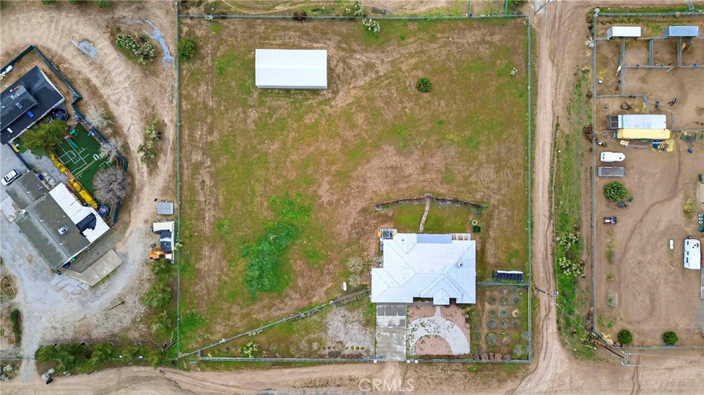 5635 Hollister Road Phelan, CA 92371 - Photo 4 of 67