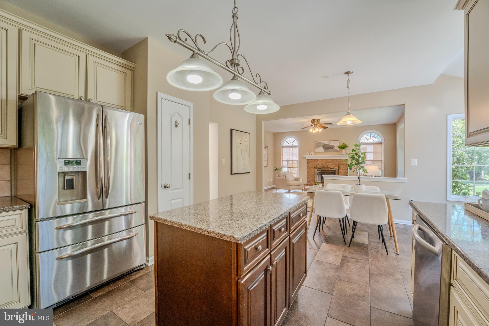 1327 Murray Downs Way Reston, VA 20194 - Photo 15 of 70 Kitchen to Kitchen Eating Area