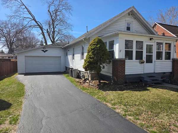 $132,500 | 813 East 15th Street, Sterling, IL 61081