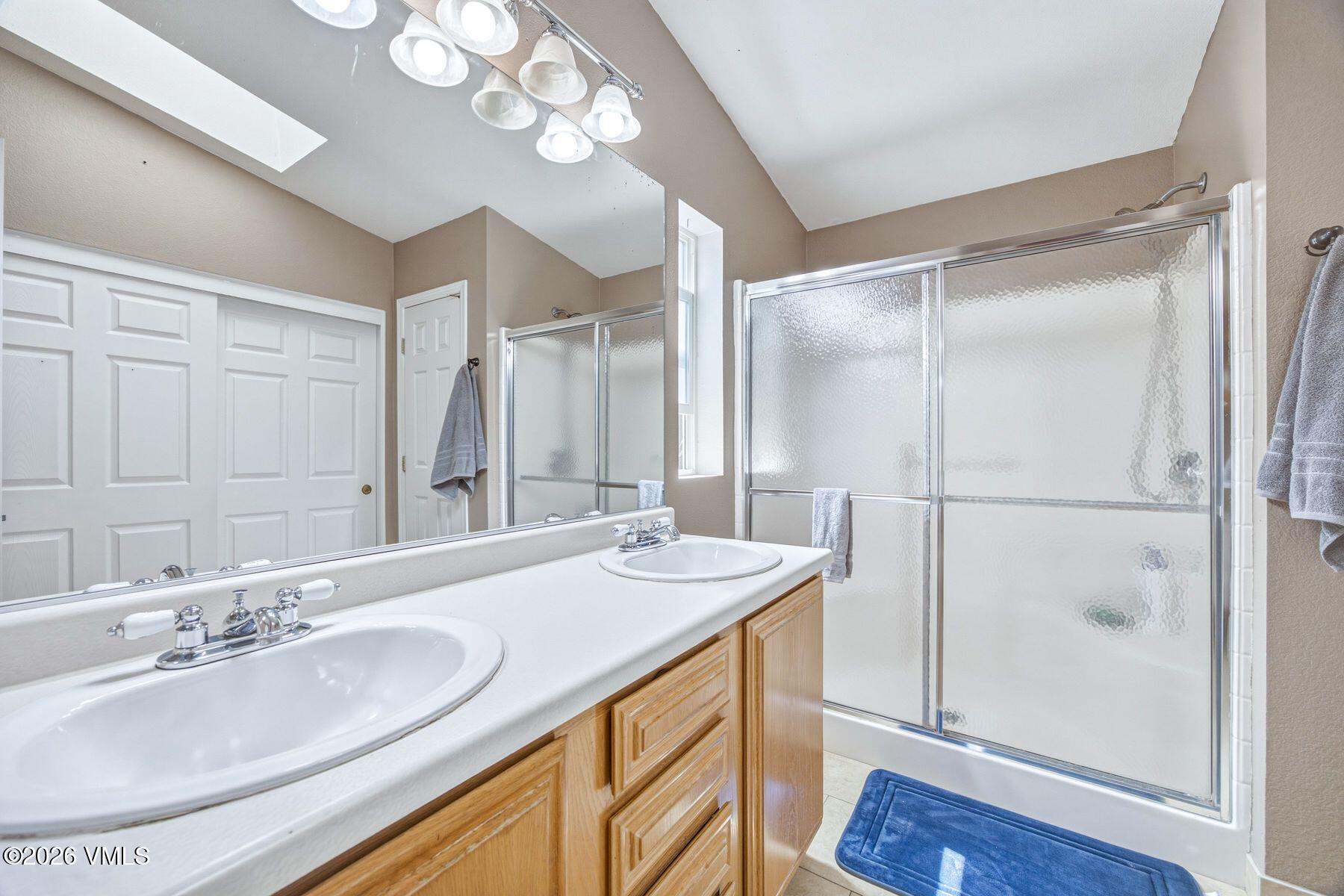33 Bowie Road Gypsum, CO 81637 - Photo 16 of 32 photo_online_016