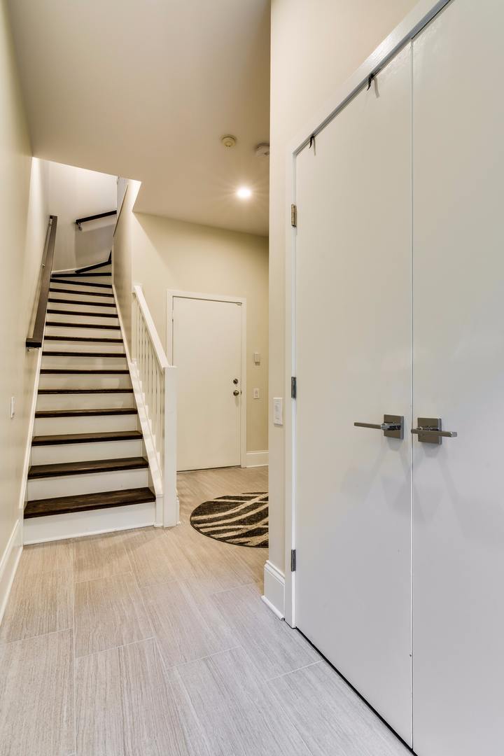 1243 West Cottage Place Chicago, IL 60607 - Photo 23 of 27