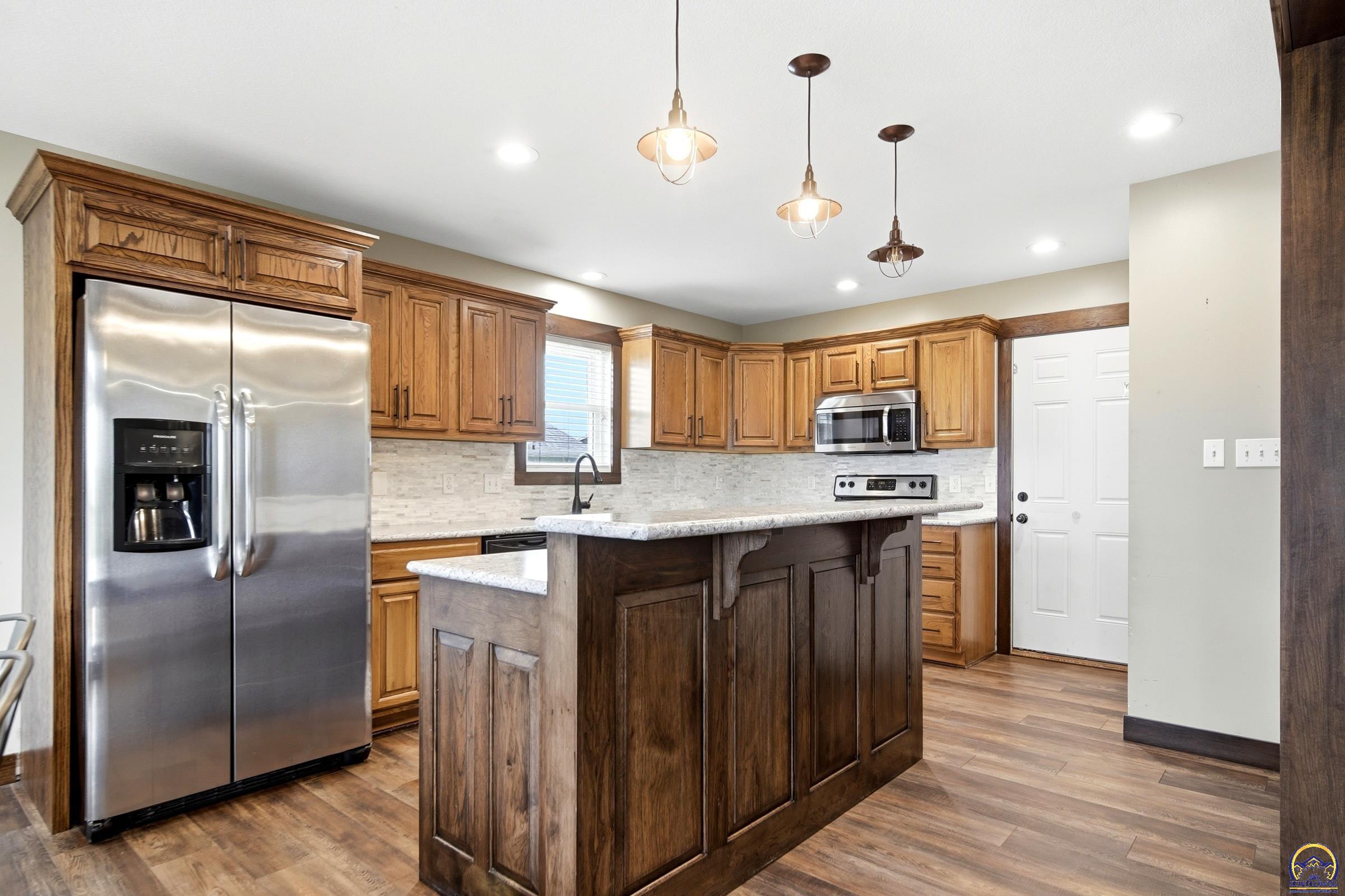 422 Prairie Bend Court Meriden, KS 66512 - Photo 5 of 35