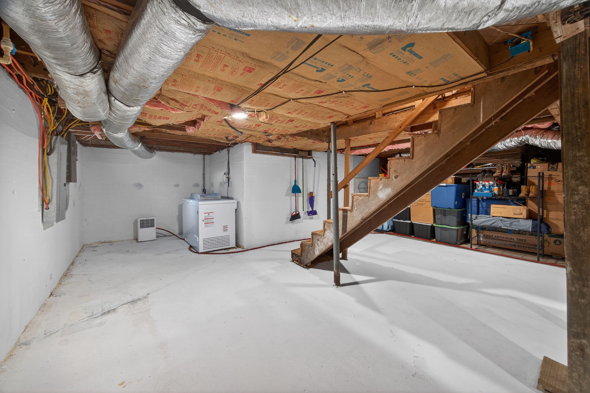 233 Buffalo Valley Road Baxter, TN 38544 - Photo 21 of 34 a view of an empty room with a staircase