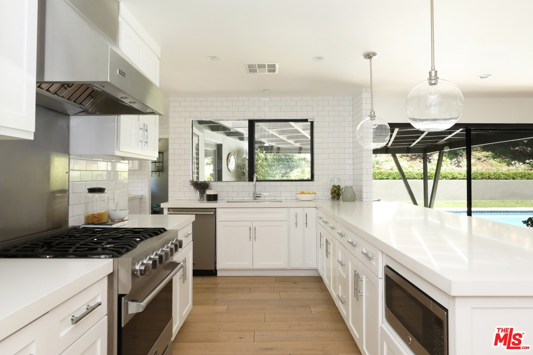 3230 Oakdell Road Studio City, CA 91604 - Photo 11 of 30