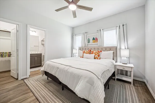 $1,900 | 6913 New York Street, Houston, TX 77021