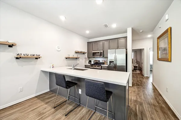 $1,900 | 6913 New York Street, Houston, TX 77021