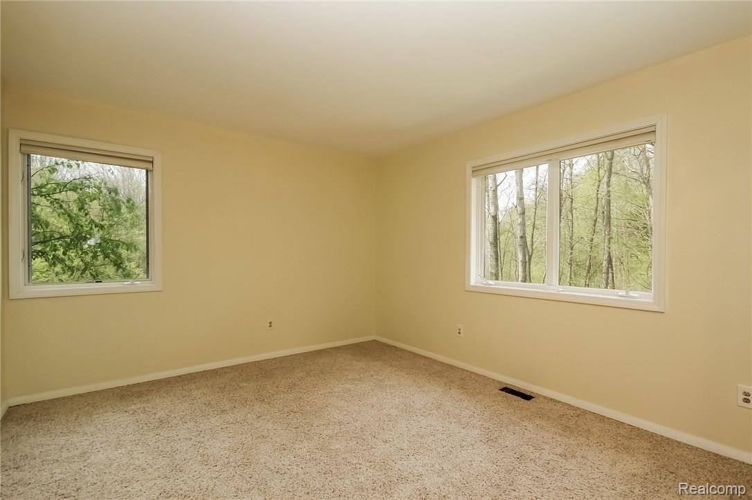 5650 Warren Road Ann Arbor, MI 48105 - Photo 25 of 70 026-Bedroom-2737439-medium.jpg
