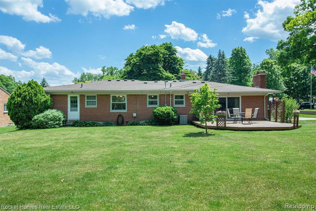 180 Montmorency Road Rochester Hills, MI 48307 - Photo 27 of 32