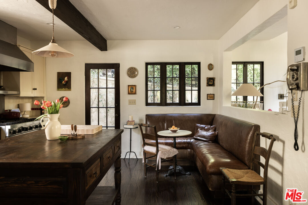 2025 Pinehurst Road Los Angeles, CA 90068 - Photo 16 of 58
