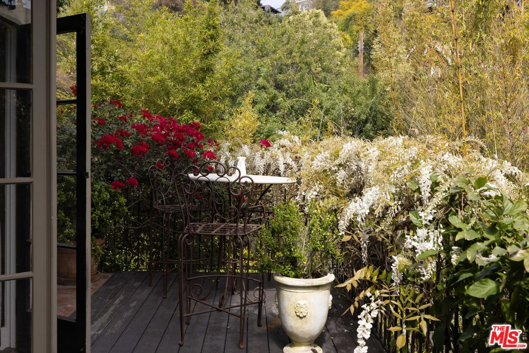 2025 Pinehurst Road Los Angeles, CA 90068 - Photo 25 of 58