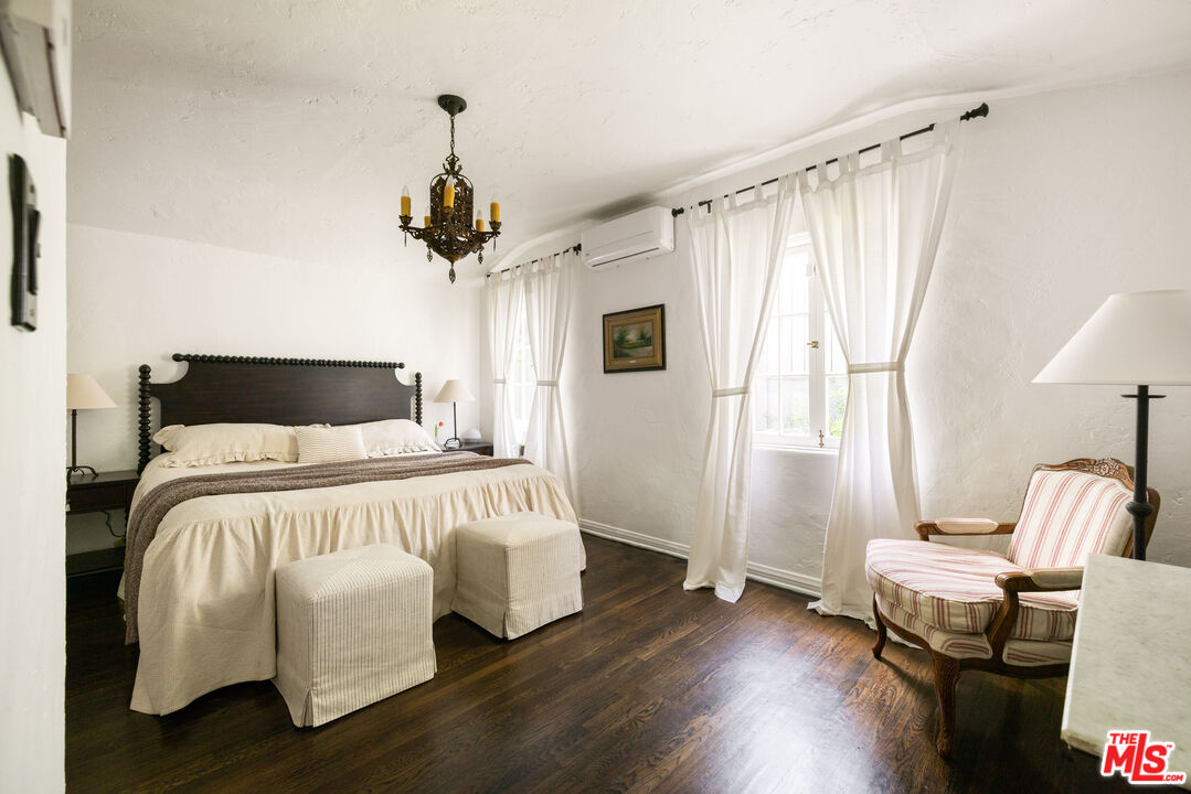 2025 Pinehurst Road Los Angeles, CA 90068 - Photo 31 of 58